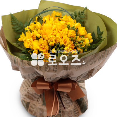 후리지아노란색꽃다발